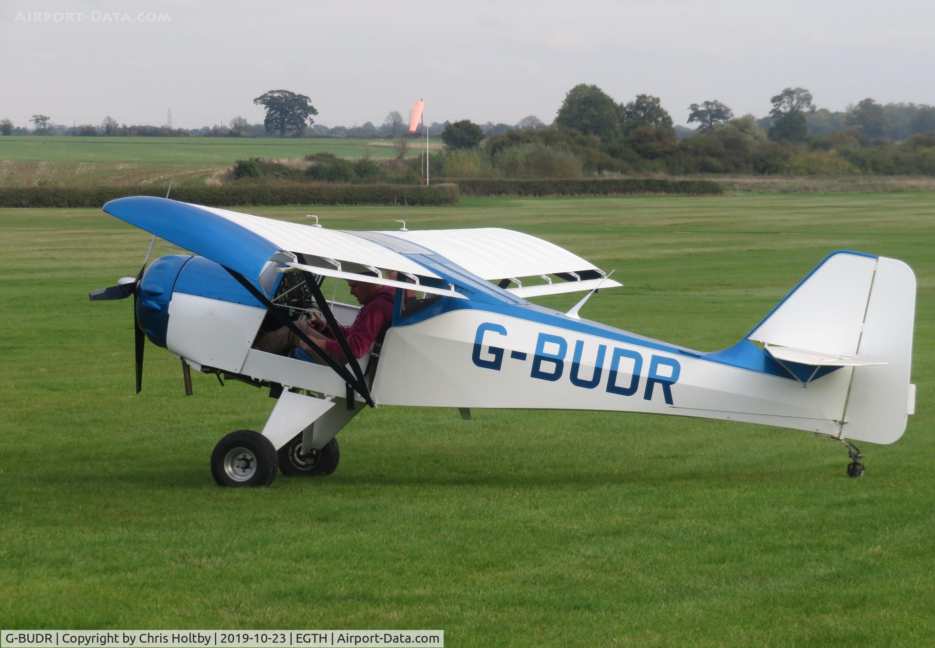 G-BUDR, 1992 Denney Kitfox Mk3 C/N PFA 172-12107, Denny Kitfox refuelling at Ol Warden, Bedfordshire