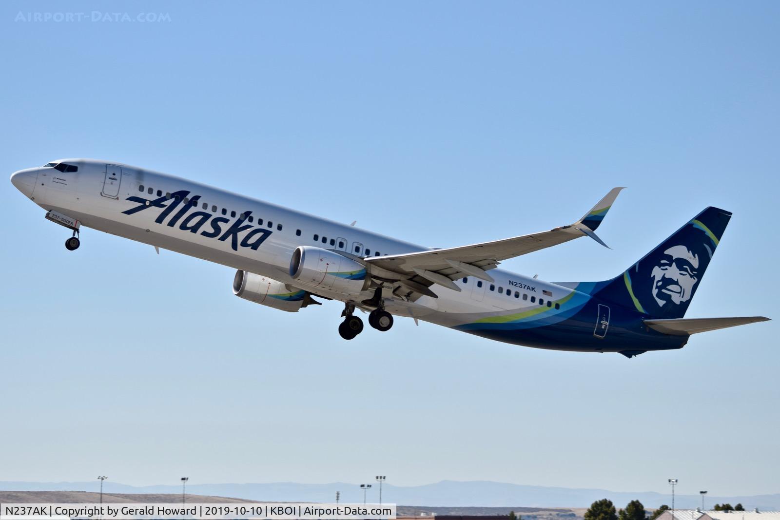 N237AK, 2016 Boeing 737-990/ER C/N 36357, Take off from RWY 10L.