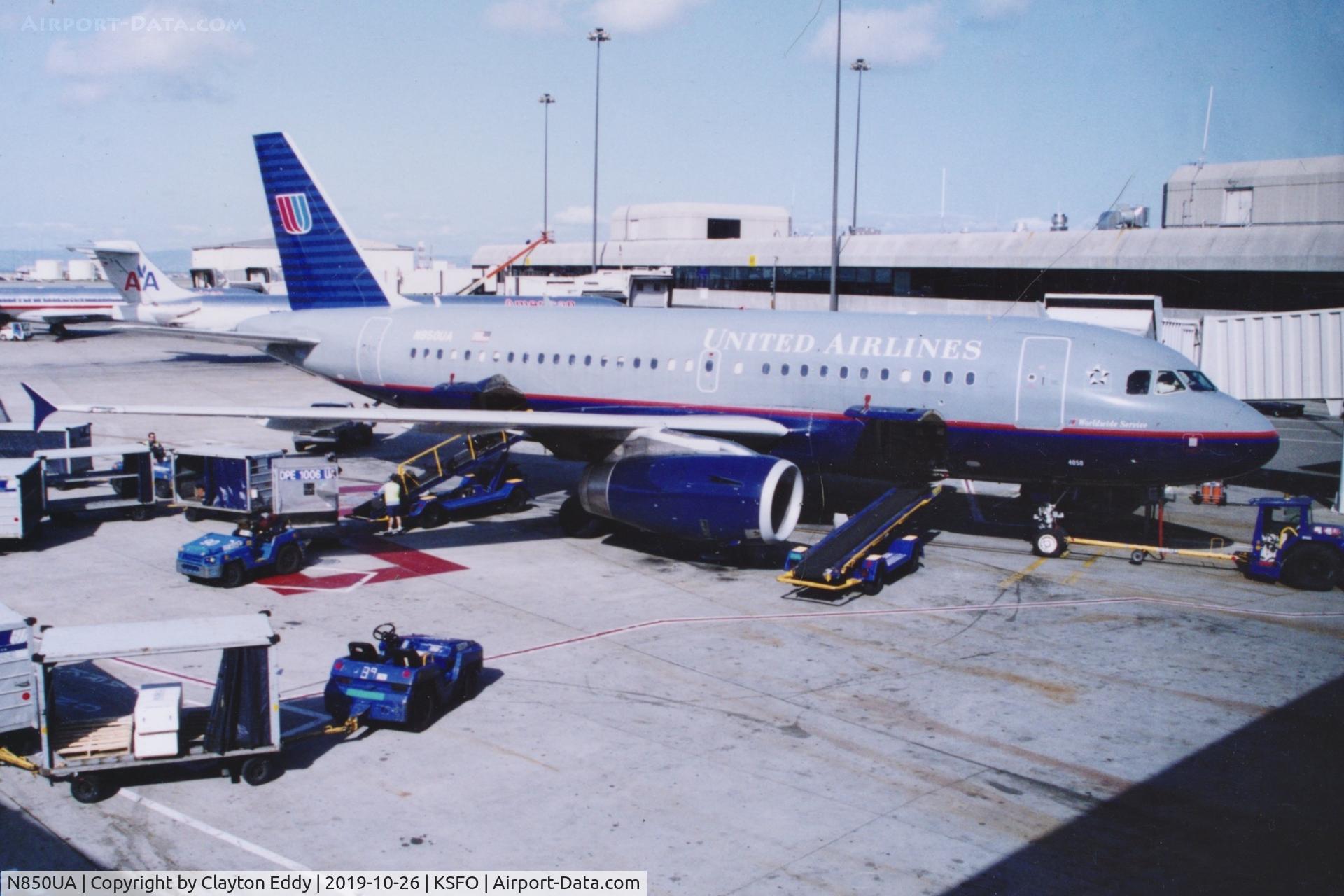 N850UA, 2002 Airbus A319-131 C/N 1653, SFO 2019.