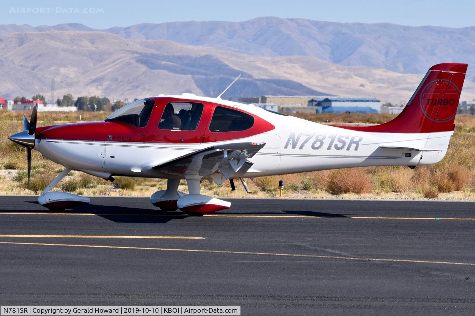 N781SR, 2008 Cirrus SR22 C/N 3310, Taxiing on Juliet.