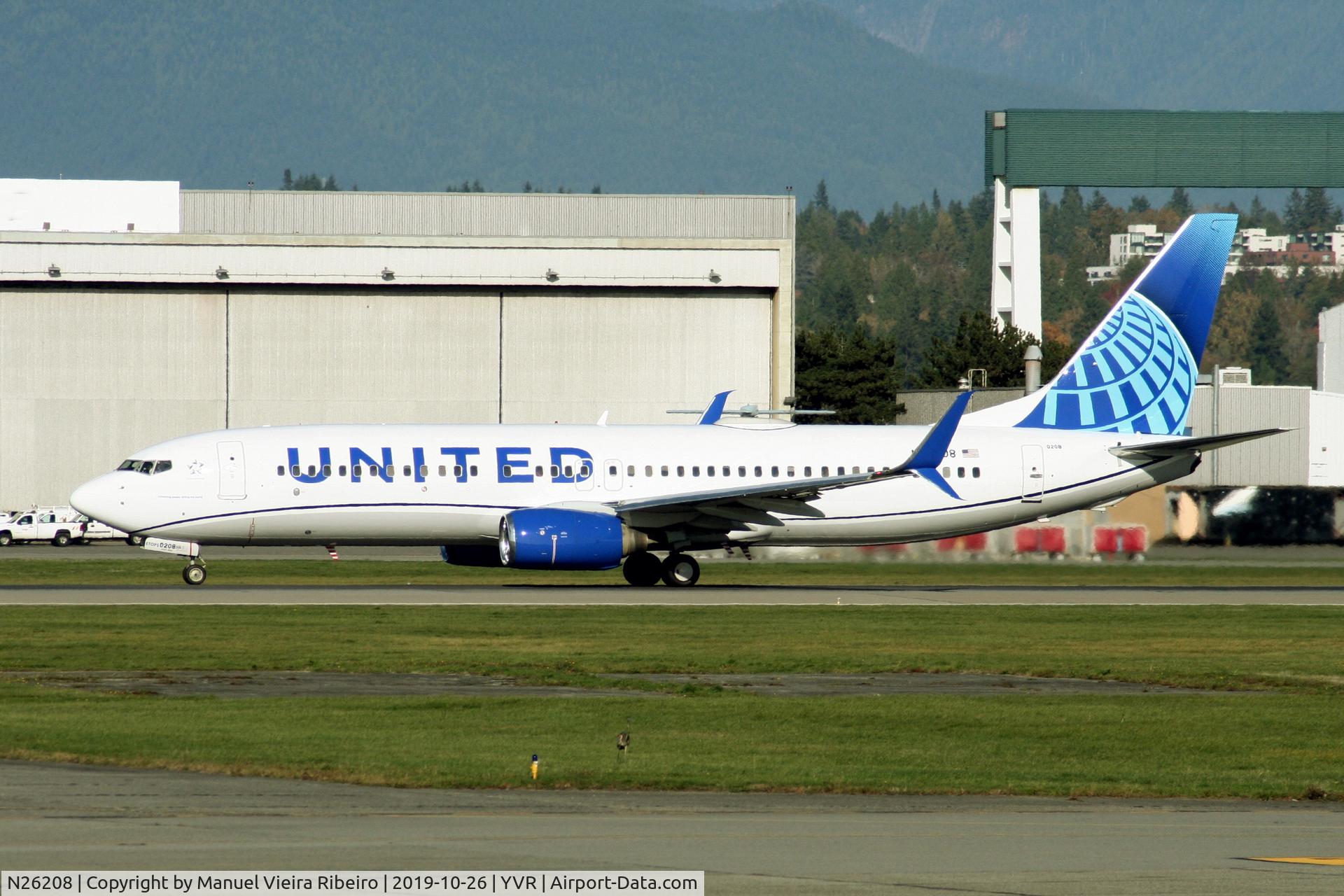 N26208, 2000 Boeing 737-824 C/N 30580, Now in the UAL 2019 livery