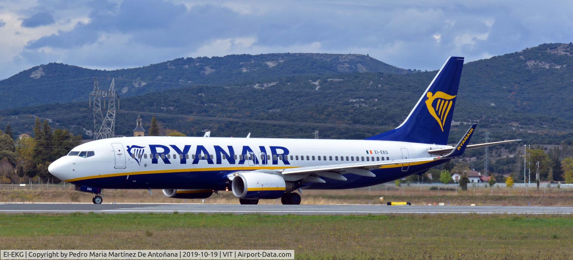 EI-EKG, 2010 Boeing 737-8AS C/N 35021, Aeropuerto de Foronda - Vitoria-Gasteiz - Euskadi - España
