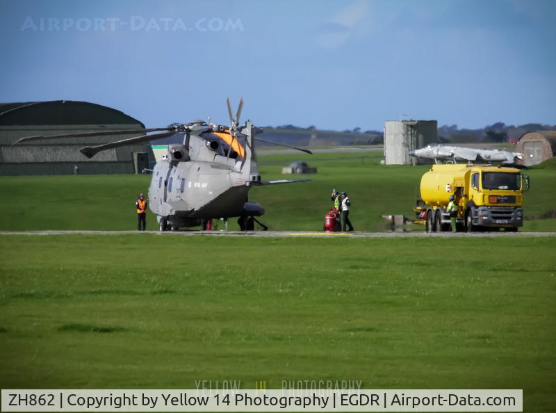 ZH862, 2002 AgustaWestland EH-101 Merlin HM.2 C/N 50171/RN42, EH-101 Merlin fuelling up at RNAS Culdrose