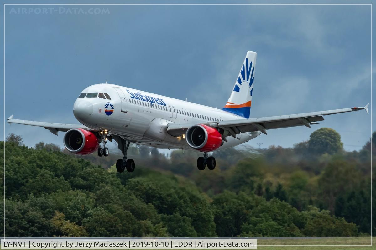 LY-NVT, Airbus A320-200 C/N 3949, Airbus A320-200