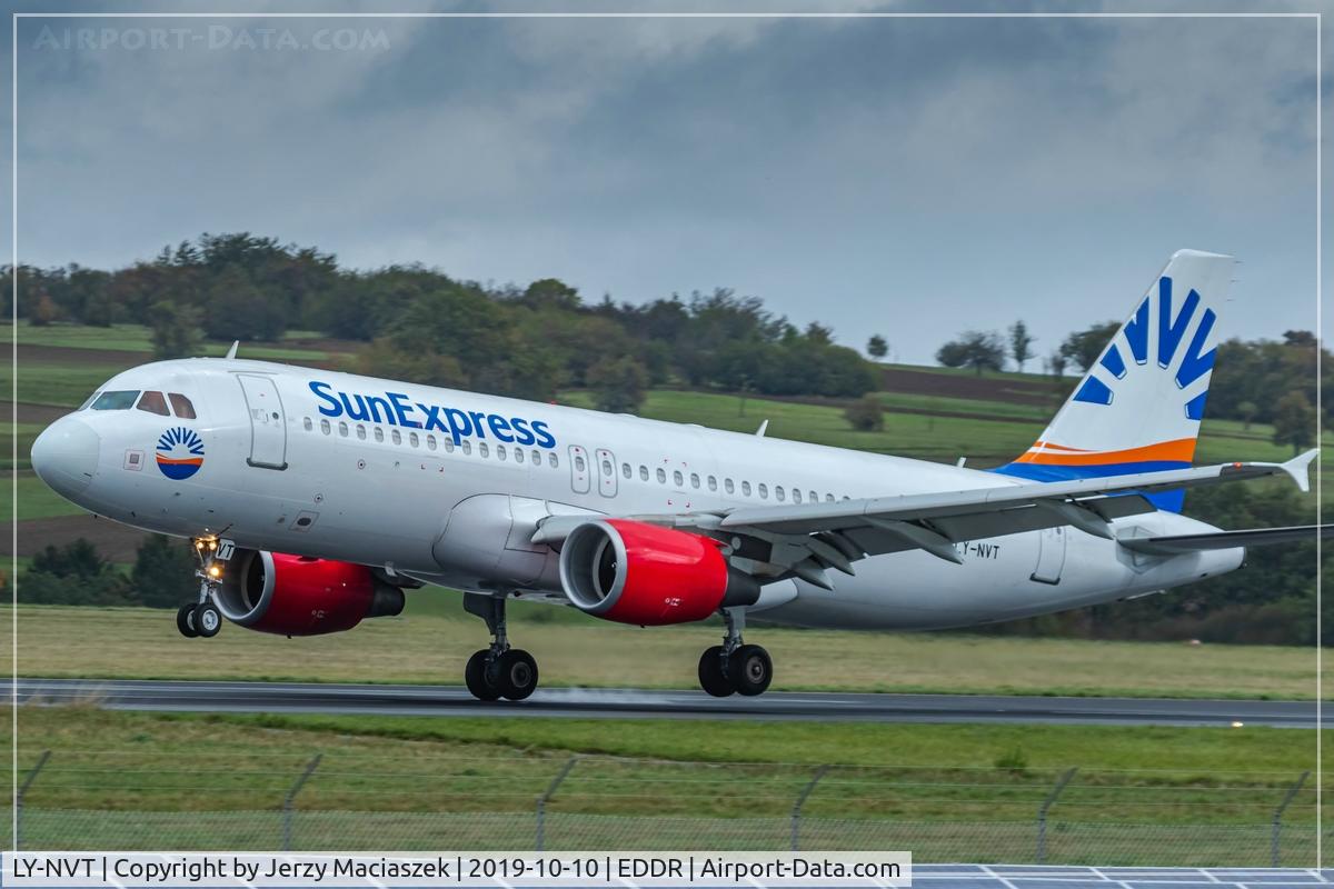 LY-NVT, Airbus A320-200 C/N 3949, Airbus A320-200