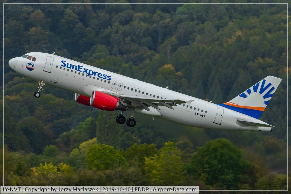 LY-NVT, Airbus A320-200 C/N 3949, Airbus A320-200