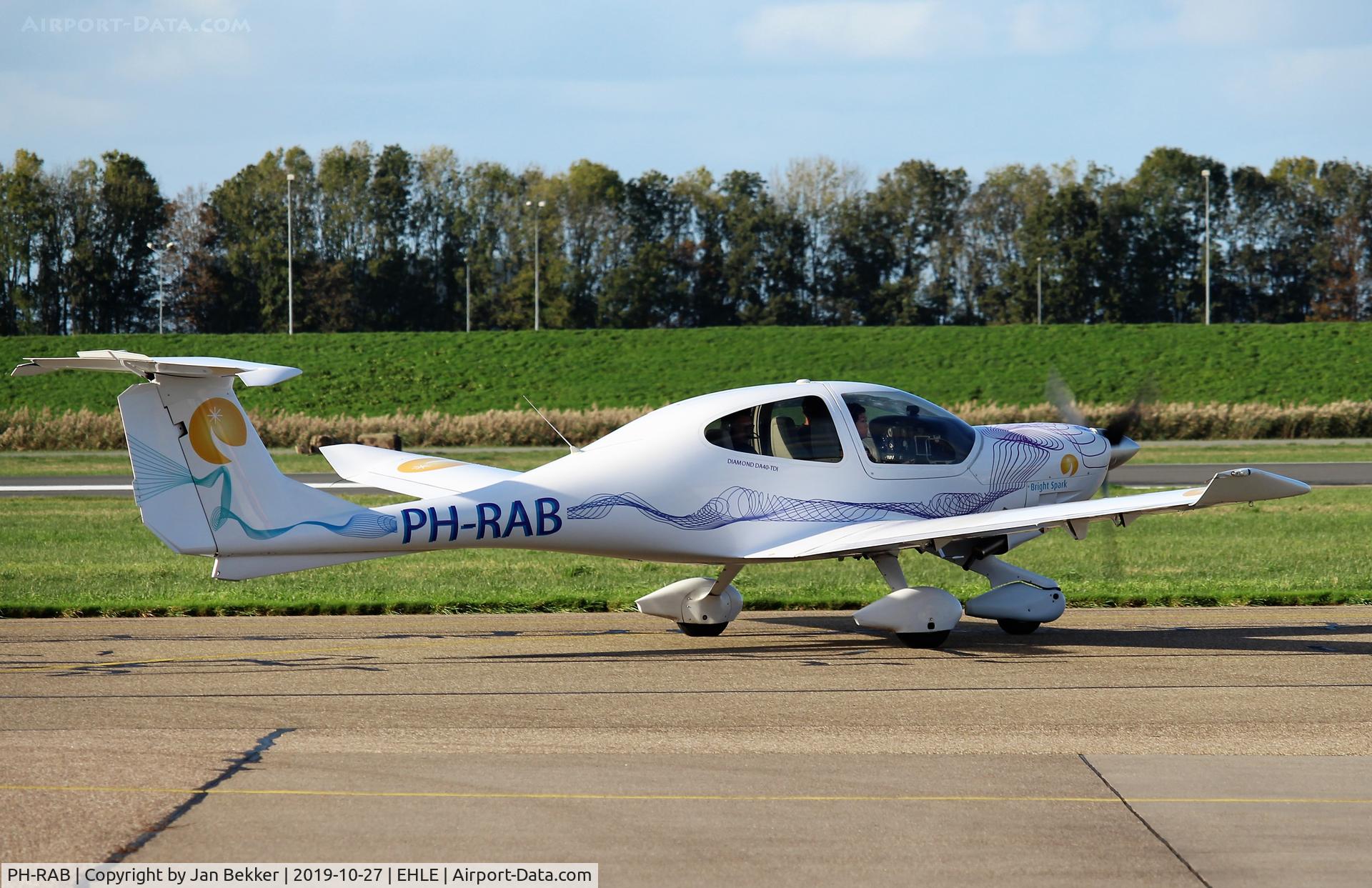 PH-RAB, 2005 Diamond DA-40D Diamond Star C/N D4.162, Lelystad Airport with its new livery