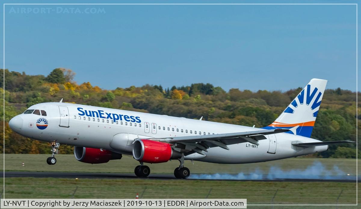 LY-NVT, Airbus A320-200 C/N 3949, Airbus A320-200