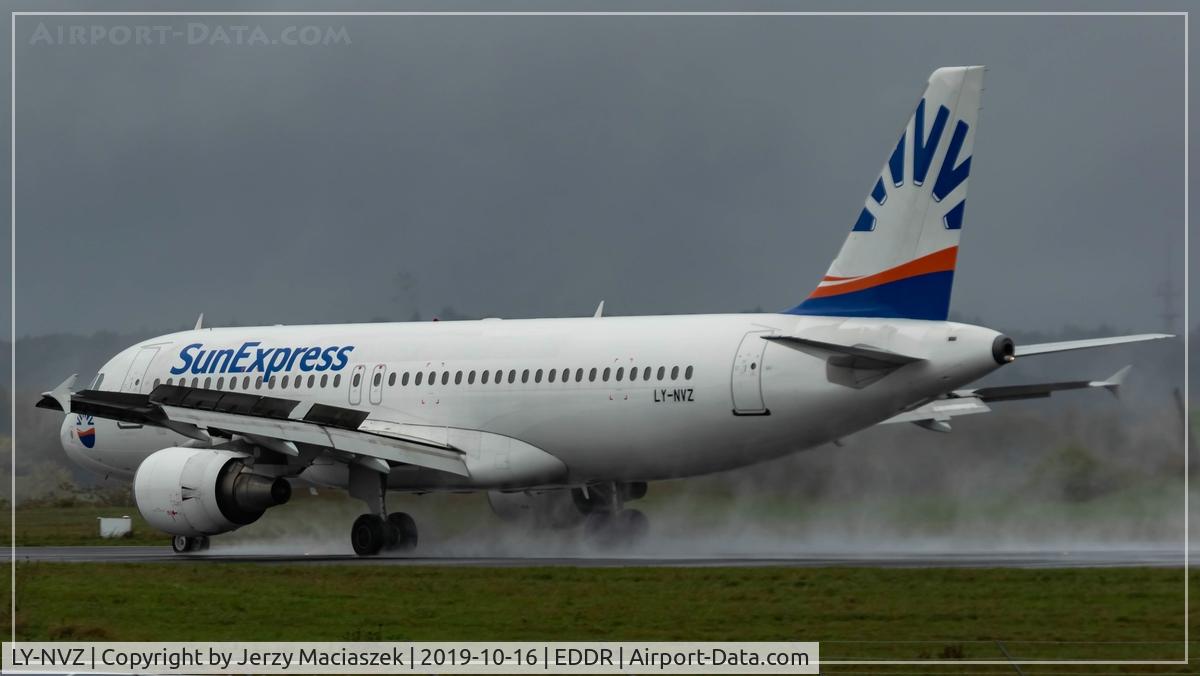 LY-NVZ, 1998 Airbus A320-214 C/N 921, Airbus A320-214