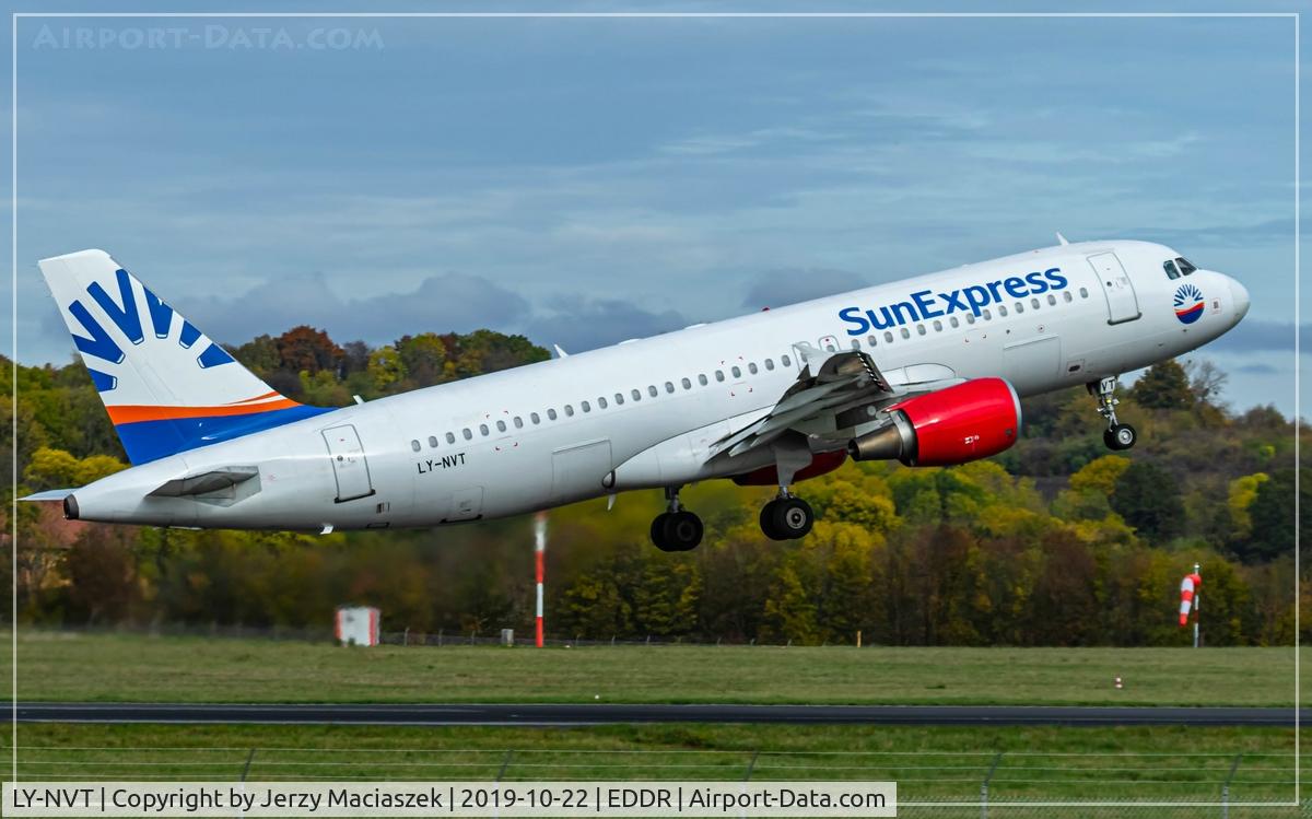LY-NVT, Airbus A320-200 C/N 3949, Airbus A320-200,