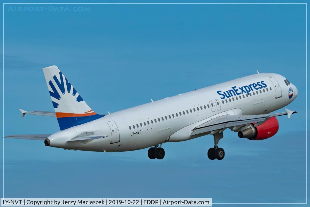 LY-NVT, Airbus A320-200 C/N 3949, Airbus A320-200