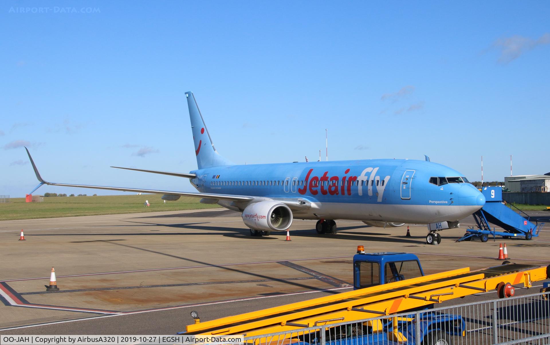 OO-JAH, 2011 Boeing 737-8K5 C/N 37260, Parked on stand at NWI