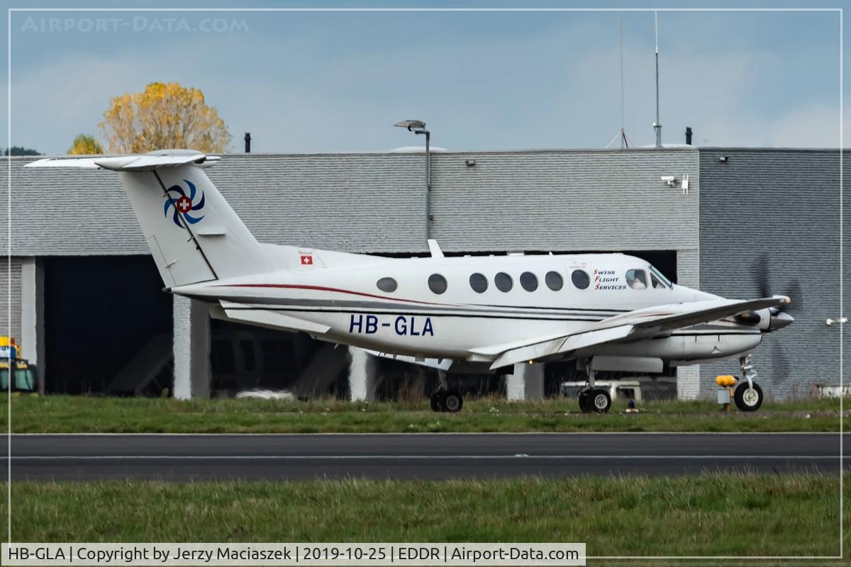 HB-GLA, 1981 Beech B200 King Air C/N BB-883, Beech B200,