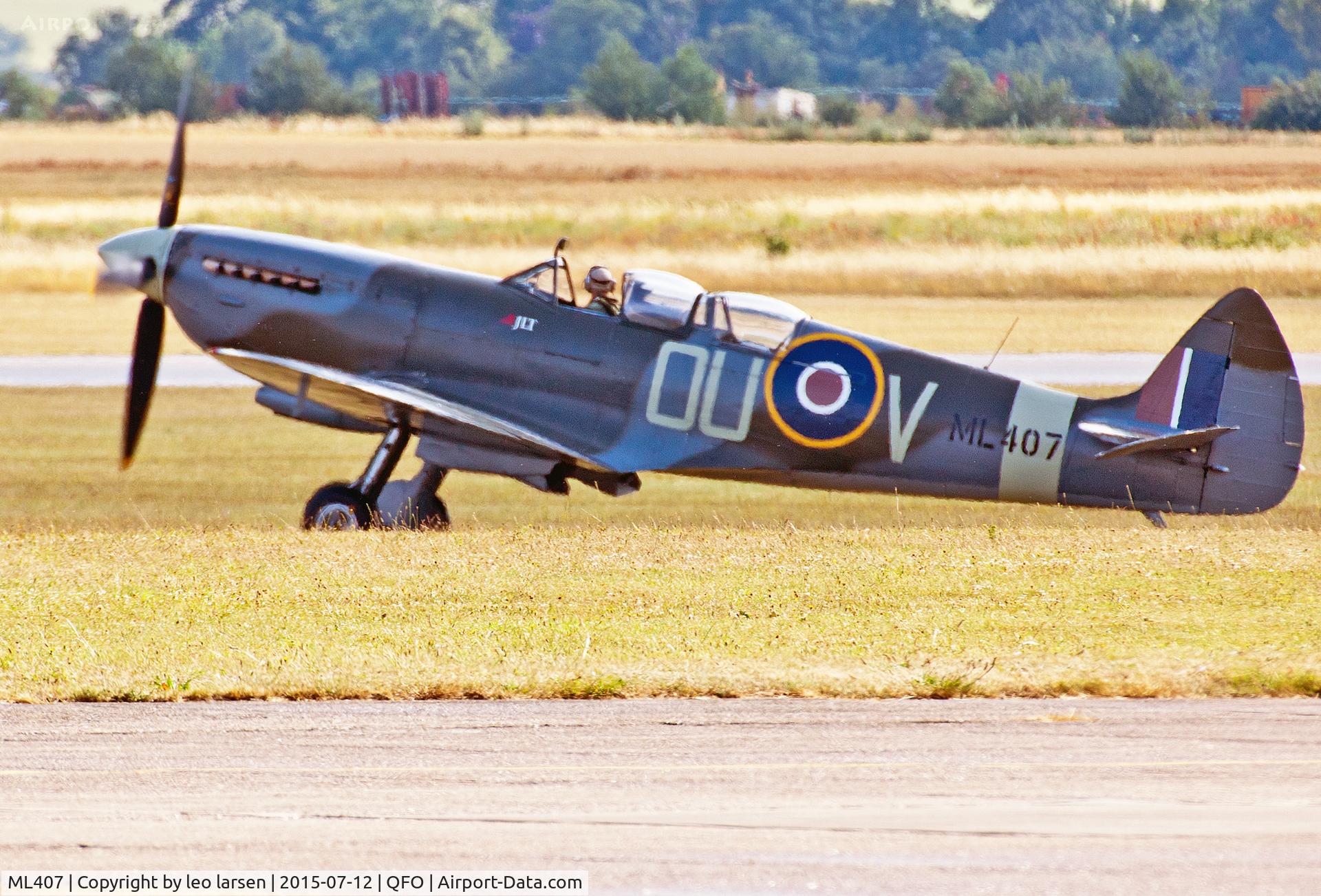 ML407, 1944 Supermarine 509 Spitfire LF.IX (T.IX) C/N CBAF.8463, duxford 12.7.2015