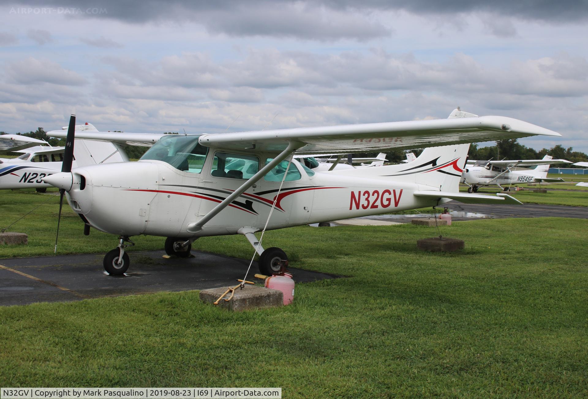 N32GV, 1976 Cessna 172M C/N 17267026, Cessna 172M