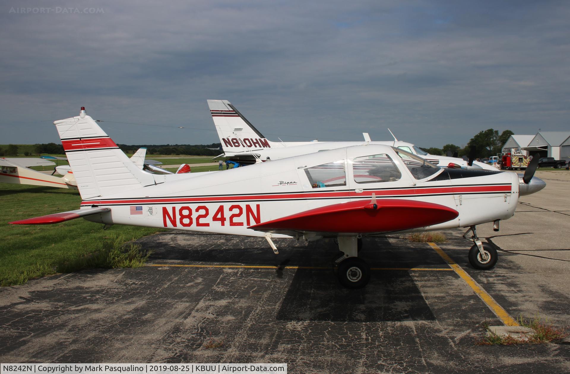 N8242N, 1969 Piper PA-28-140 C/N 28-25450, Piper PA-28-140