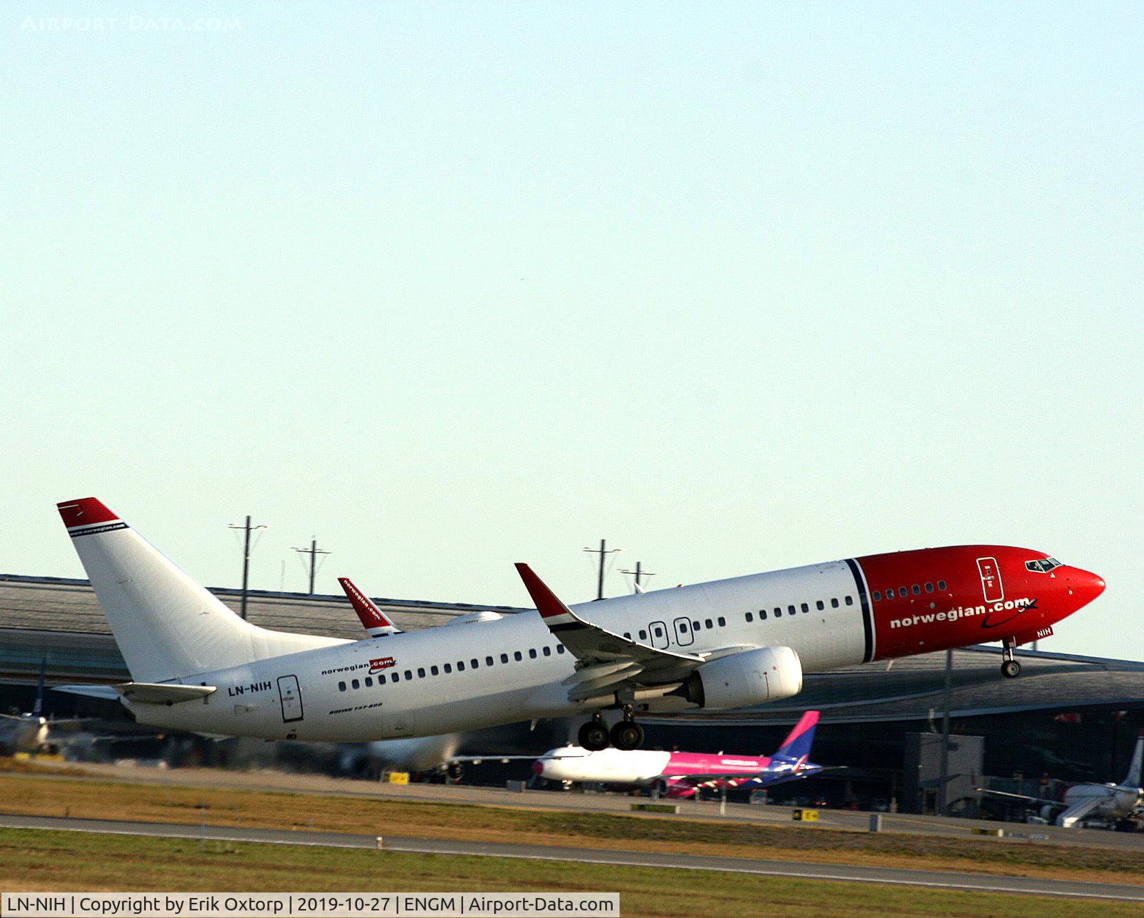 LN-NIH, 2014 Boeing 737-8JP C/N 43879, LN-NIH in OSL