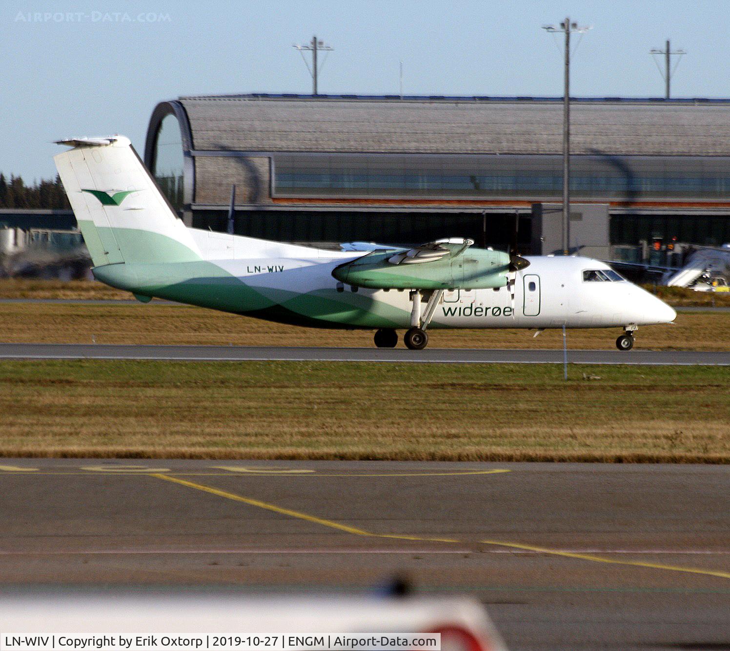LN-WIV, 1992 De Havilland Canada DHC-8-102 Dash 8 C/N 343, LN-WIV in OSL