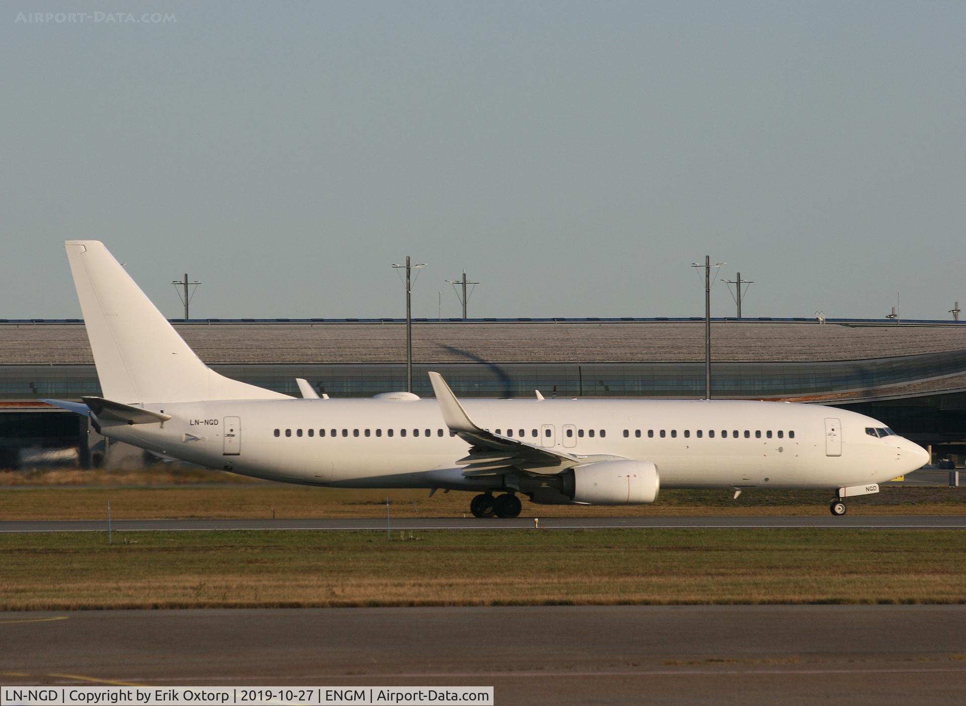 LN-NGD, 2012 Boeing 737-8JP C/N 39049/4161, LN-NGD in OSL, now all white