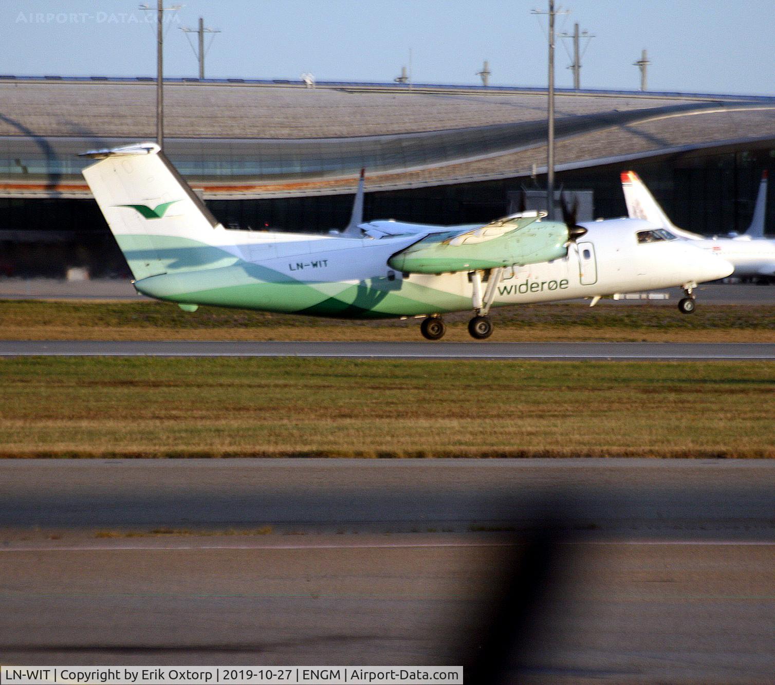 LN-WIT, 1991 De Havilland Canada DHC-8-103A Dash 8 C/N 310, LN-WIT in OSL