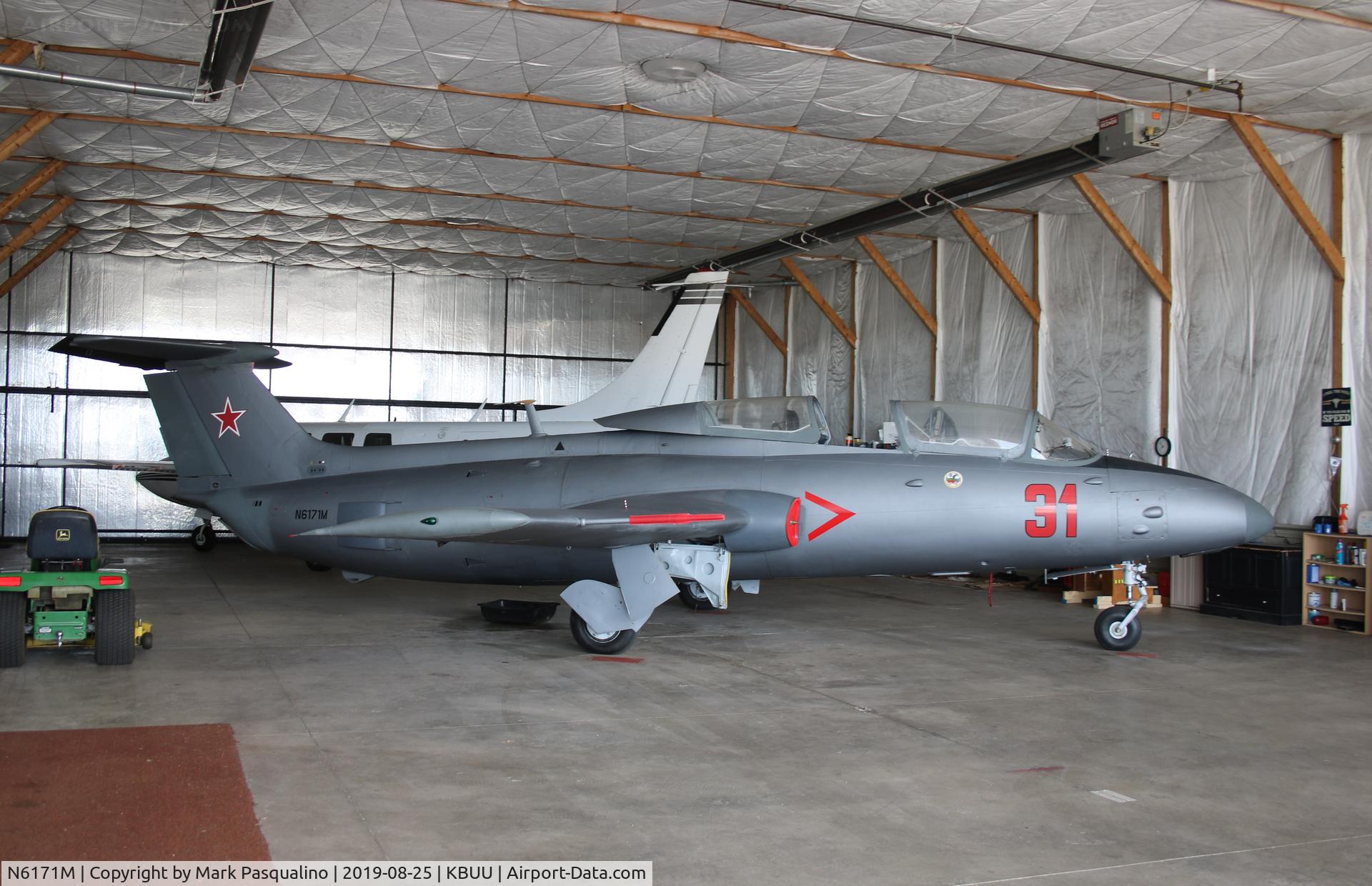 N6171M, 1966 Aero L-29 Delfin C/N 691942, Aero L-29