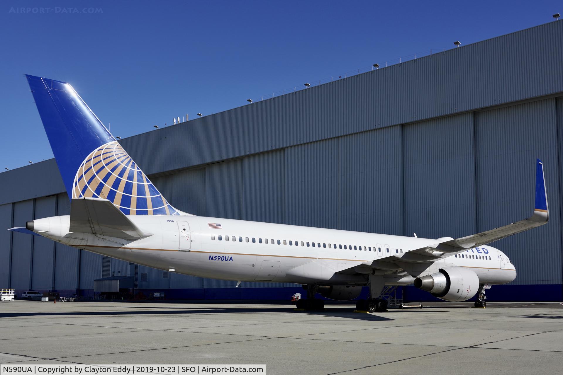N590UA, 1997 Boeing 757-222 C/N 28708, SFO 2019.