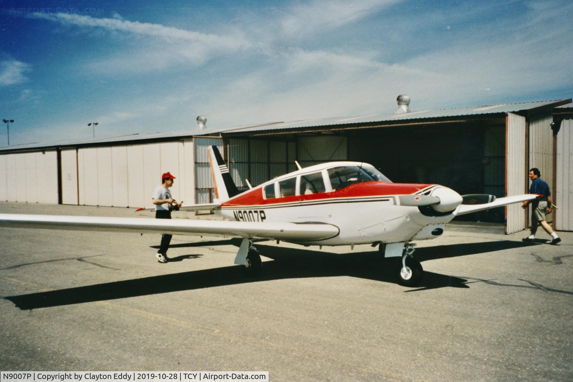 N9007P, 1966 Piper PA-24-260 C/N 24-4468, Tracy Airport California 1998.