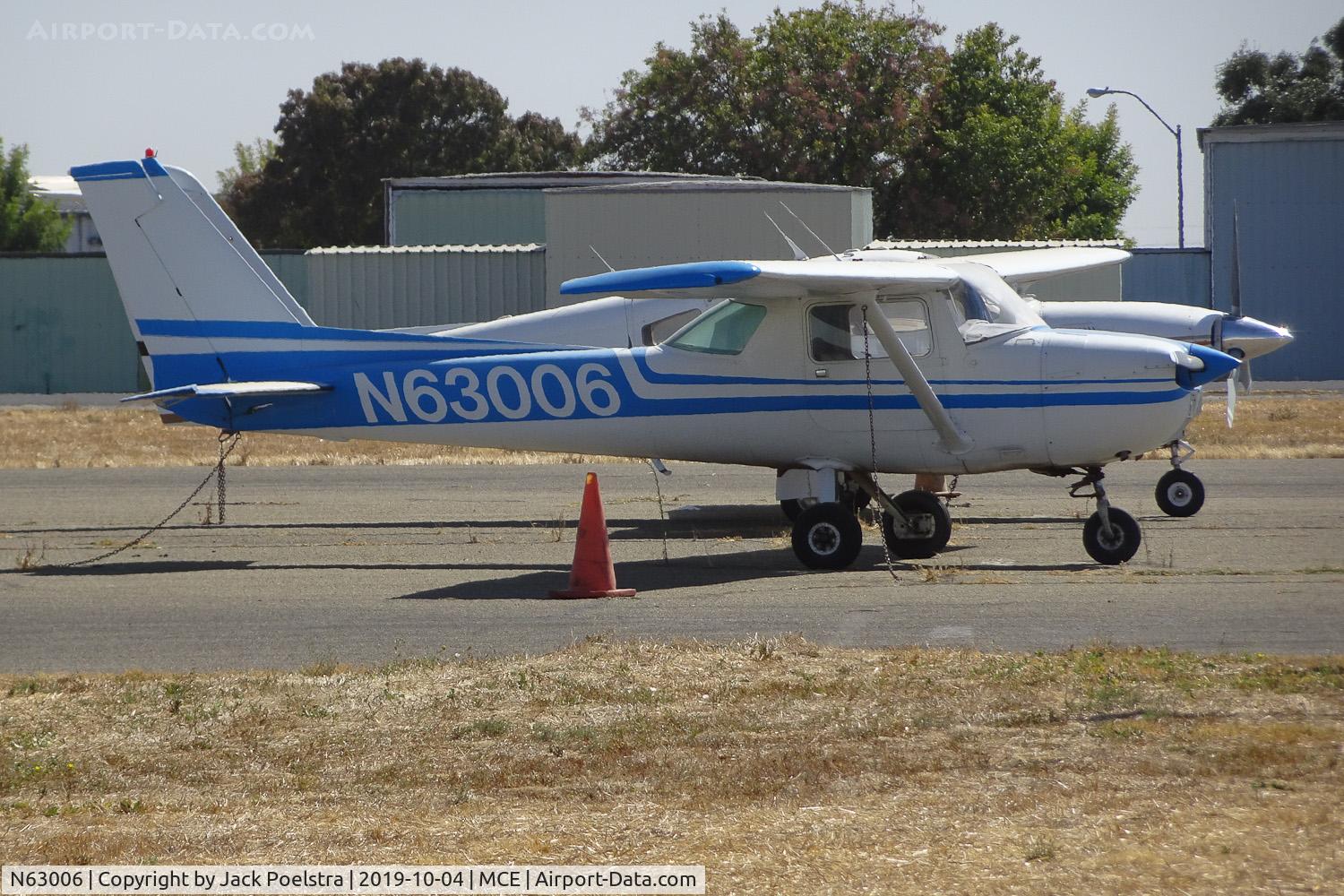 N63006, 1975 Cessna 150M C/N 15077042, N63006 at Merced Rgnl airport CA