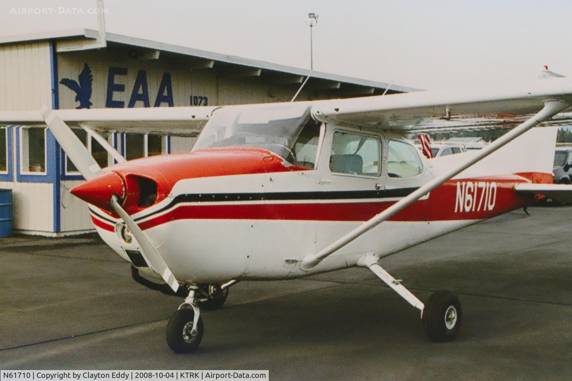N61710, 1975 Cessna 172M C/N 17264749, Giving rides TRK 2008.