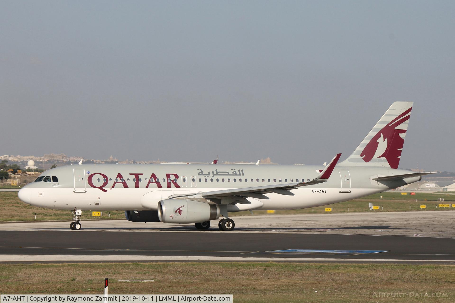 A7-AHT, 2012 Airbus A320-232 C/N 5078, A320 A7-AHT Qatar Airways