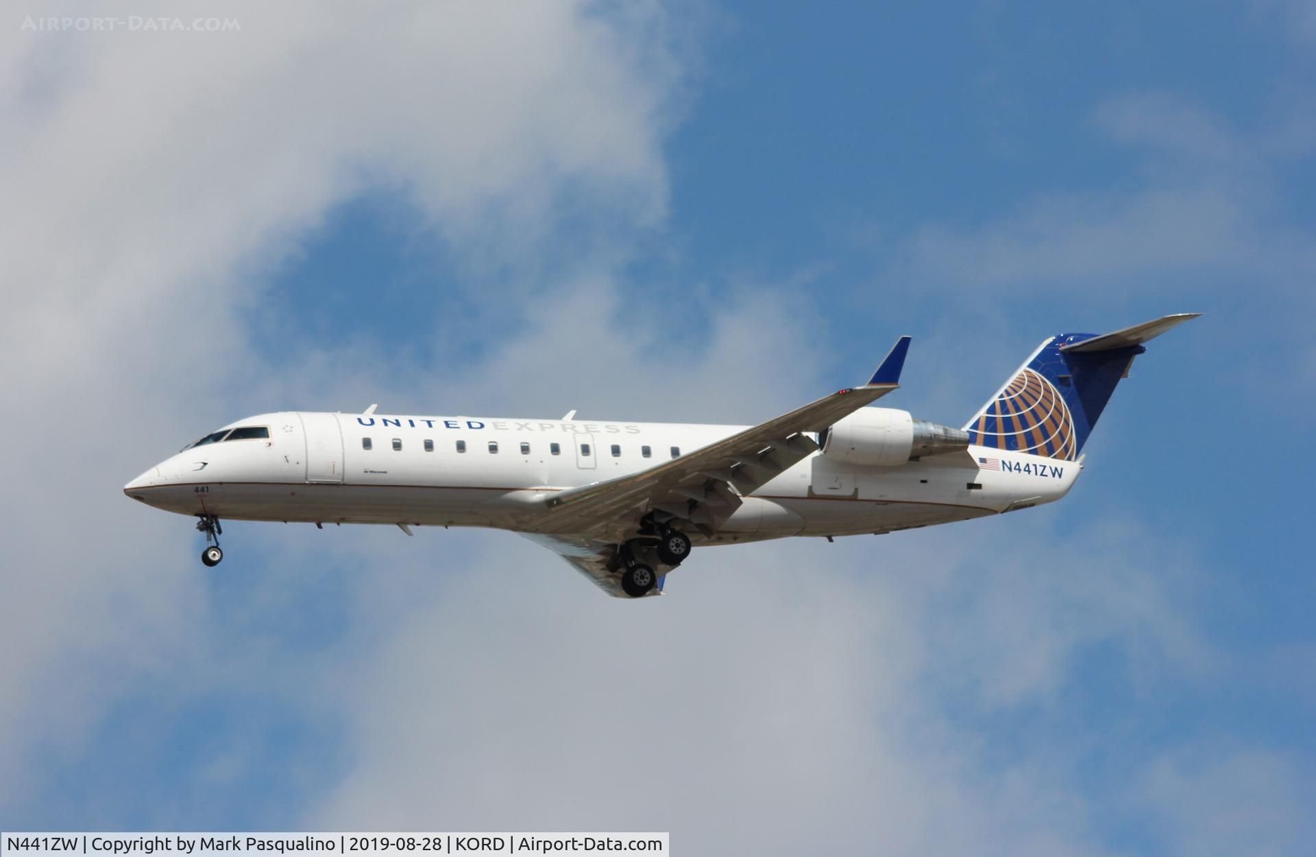 N441ZW, 2003 Bombardier CRJ-200LR (CL-600-2B19) C/N 7777, CL-600-2B19