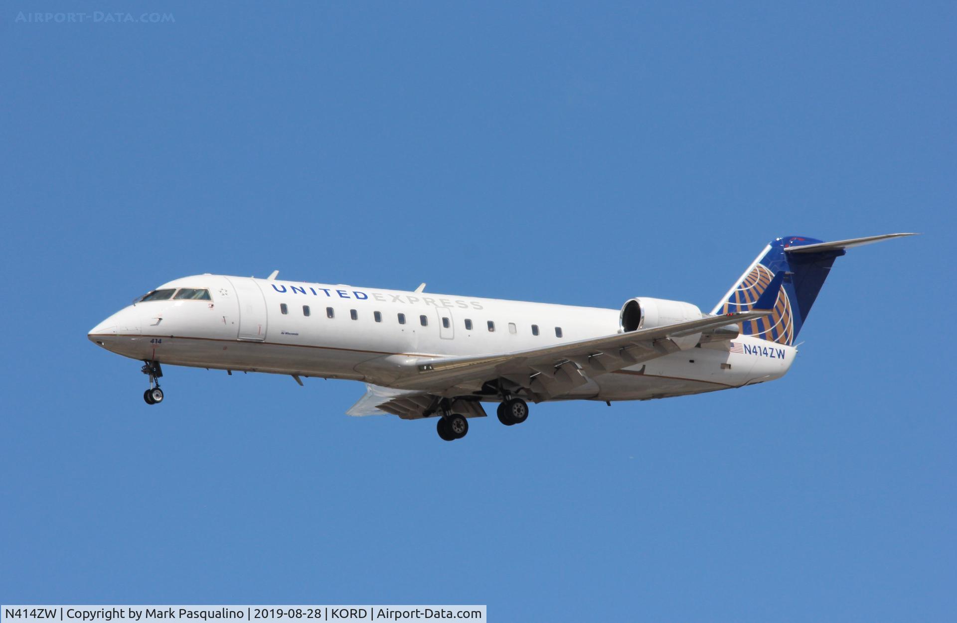 N414ZW, 2001 Bombardier CRJ-200LR (CL-600-2B19) C/N 7586, CL-600-2B19