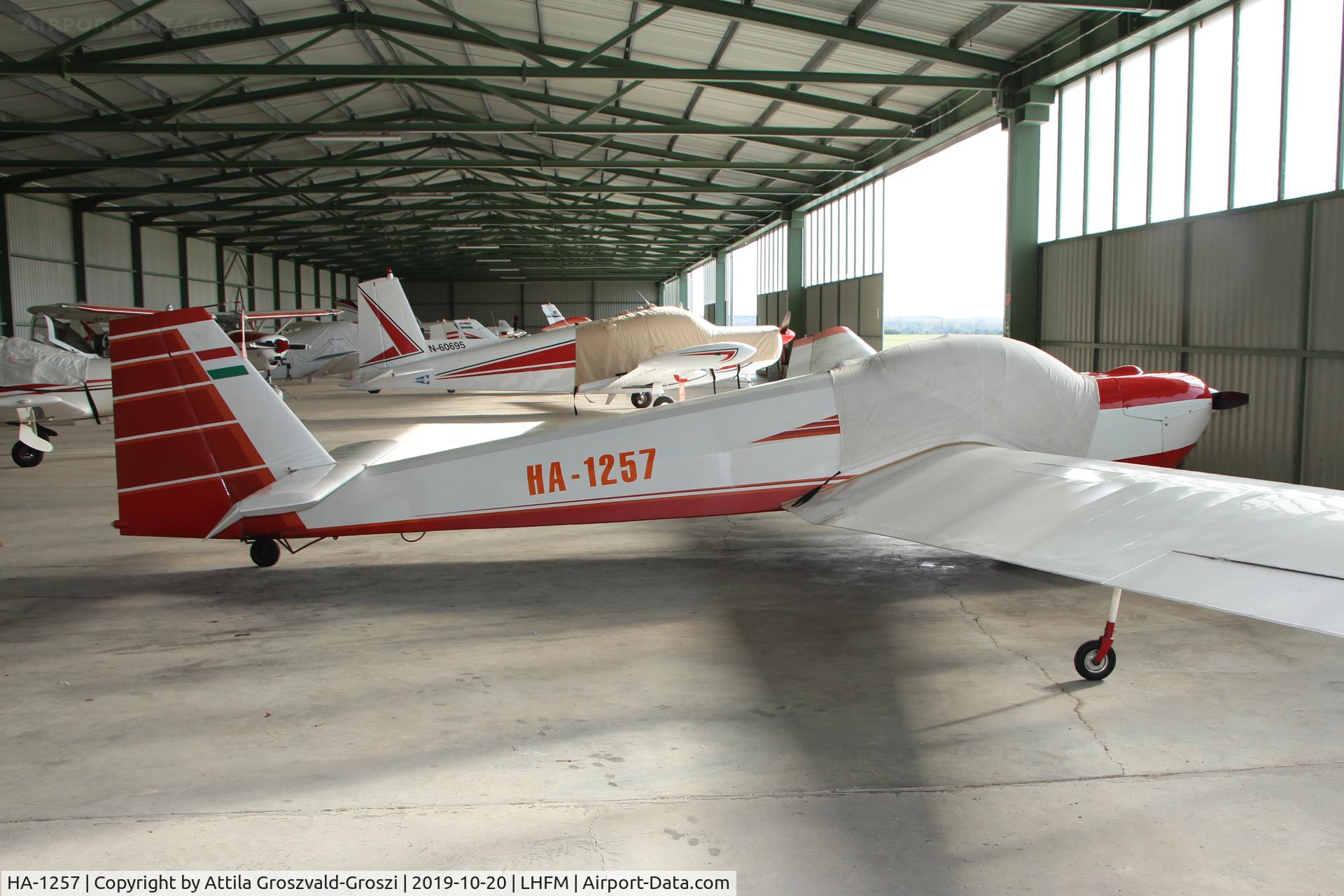 HA-1257, 1988 Scheibe SF-25C Falke 2000 C/N 44455, LHFM - Fertöszentmiklós, Meidl Airport, Hungary