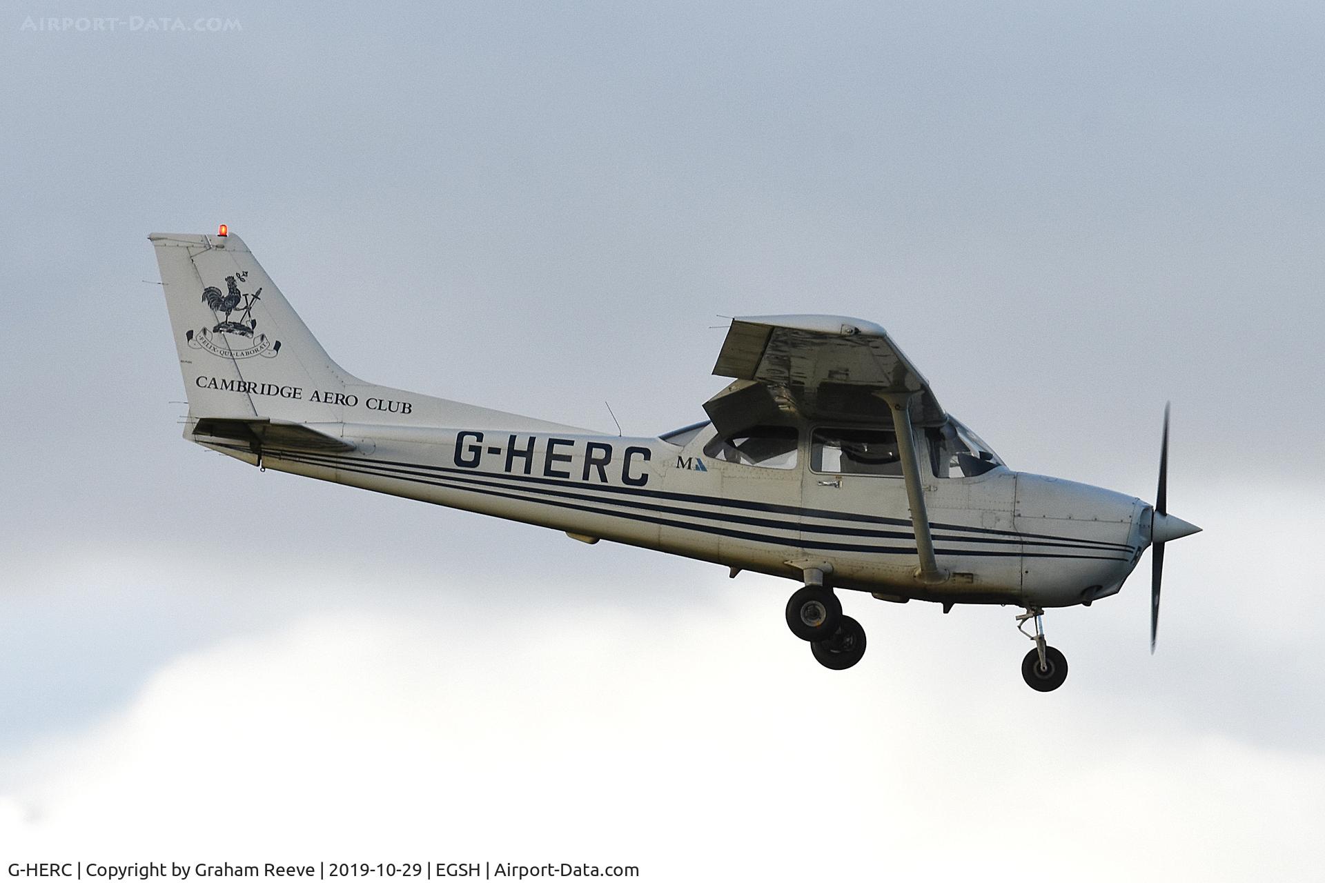 G-HERC, 2001 Cessna 172S Skyhawk C/N 172S-8985, Landing at Norwich.
