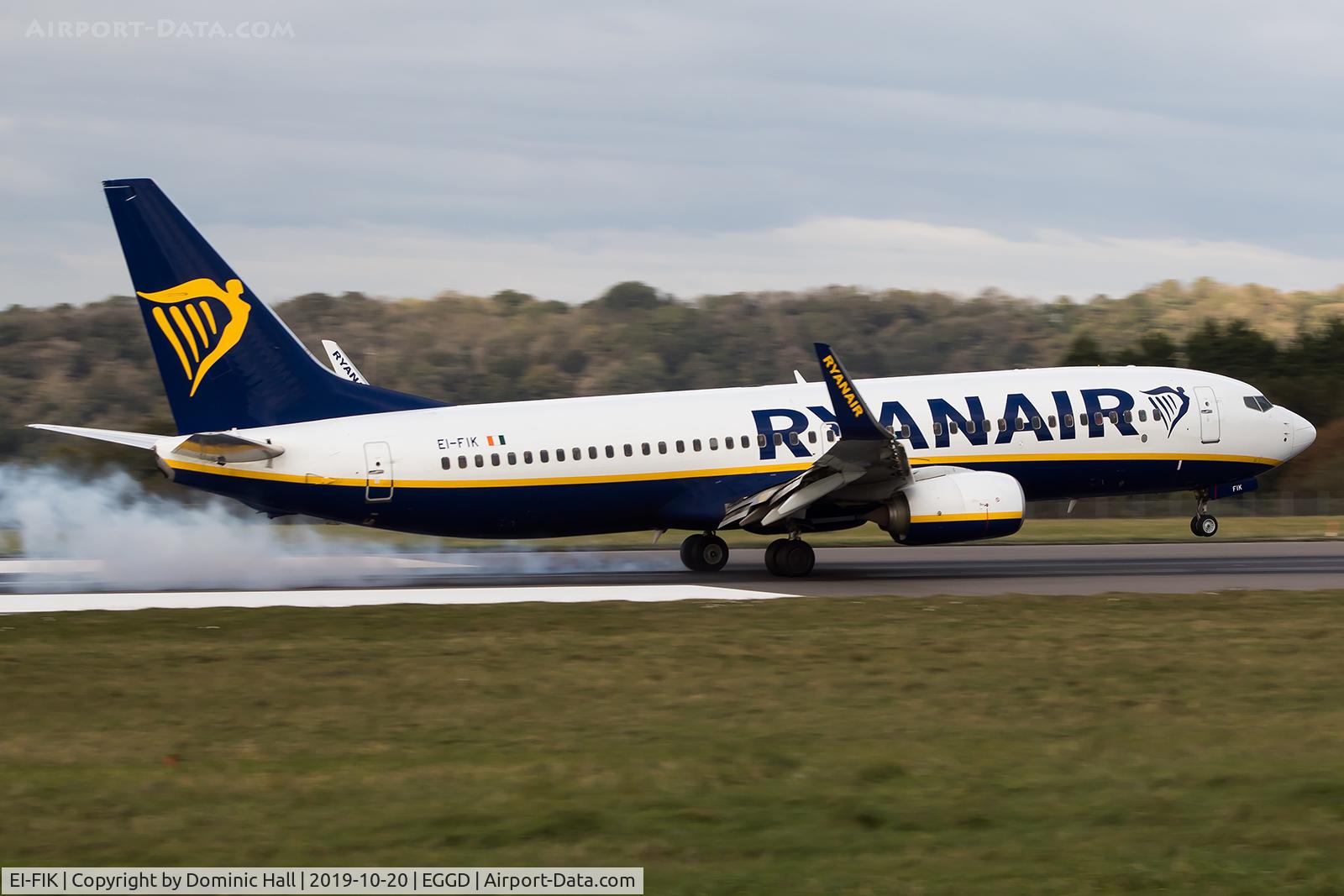 EI-FIK, 2015 Boeing 737-8AS C/N 44700, Landing RWY 09