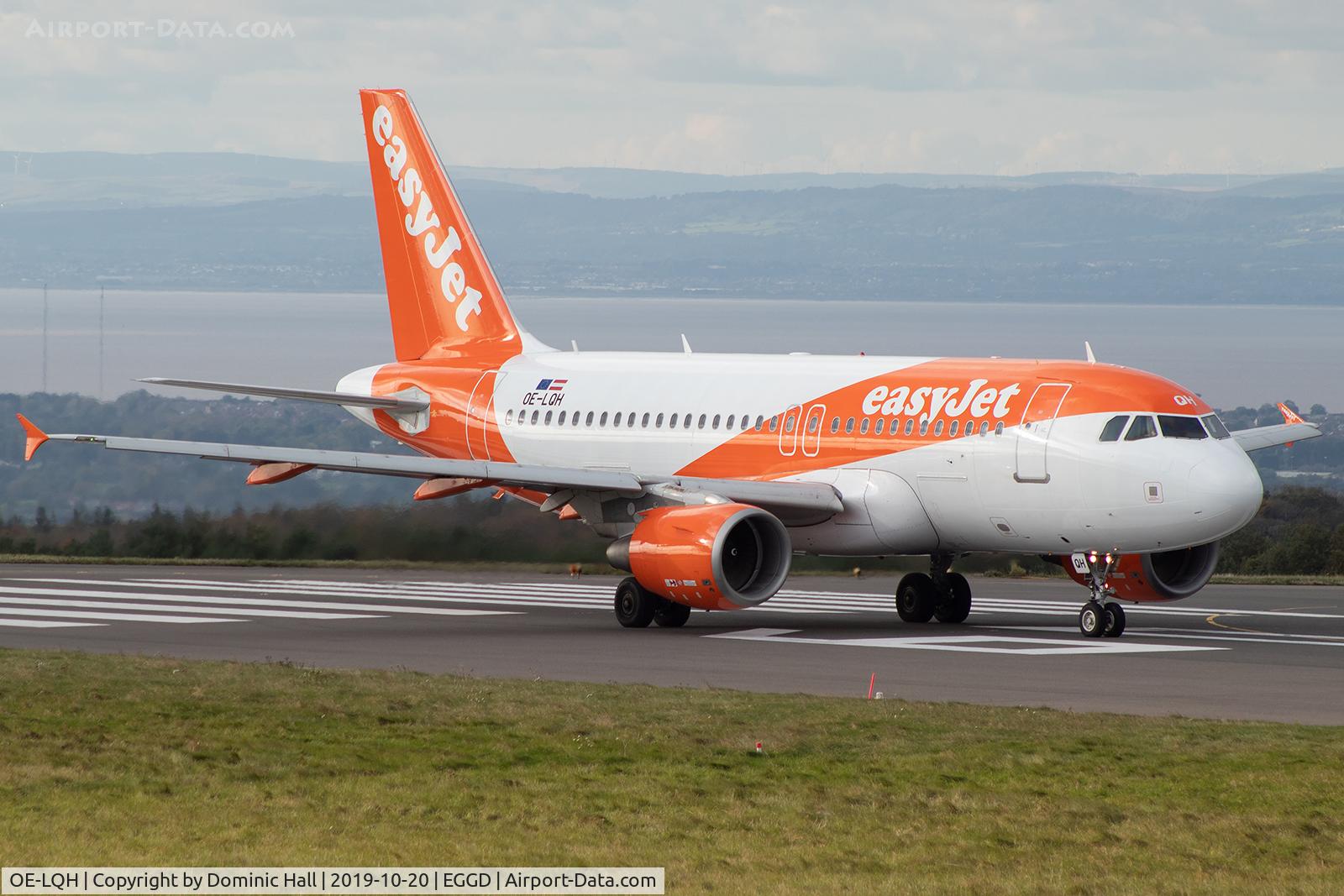 OE-LQH, 2007 Airbus A319-111 C/N 3176, Departing RWY 09