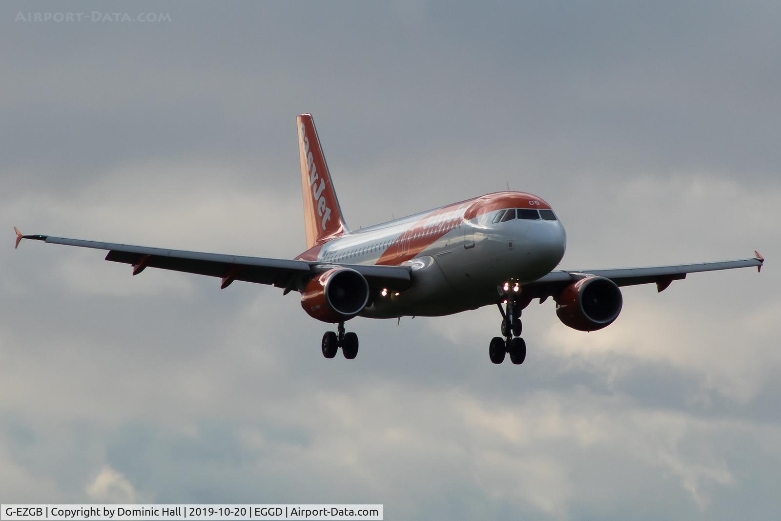 G-EZGB, 2010 Airbus A319-111 C/N 4437, Landing RWY 09
