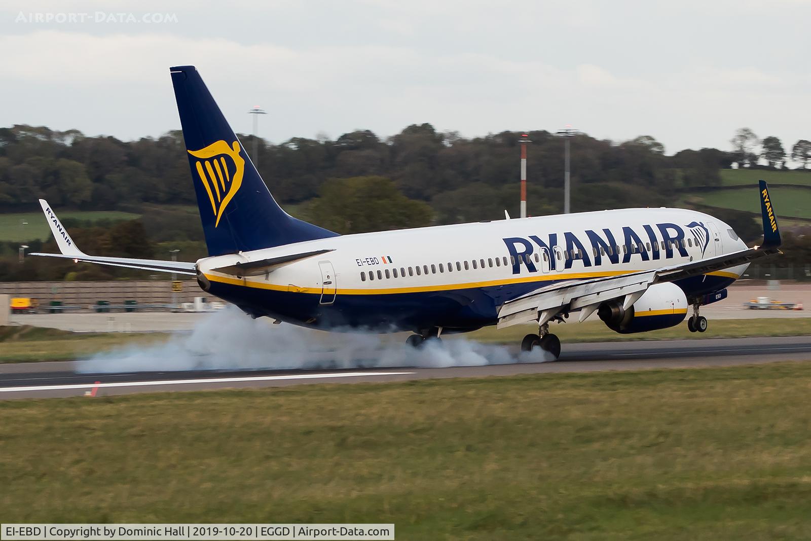 EI-EBD, 2009 Boeing 737-8AS C/N 37522, Landing RWY 09