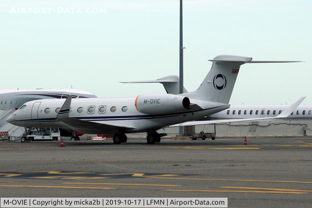 M-OVIE, 2016 Gulfstream Aerospace G650 (G-VI) C/N 6247, Parked