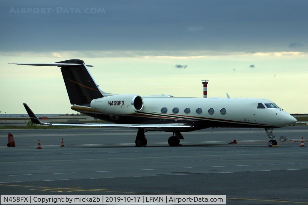 N458FX, 2011 Gulfstream Aerospace GIV-X (G450) C/N 4238, Parked