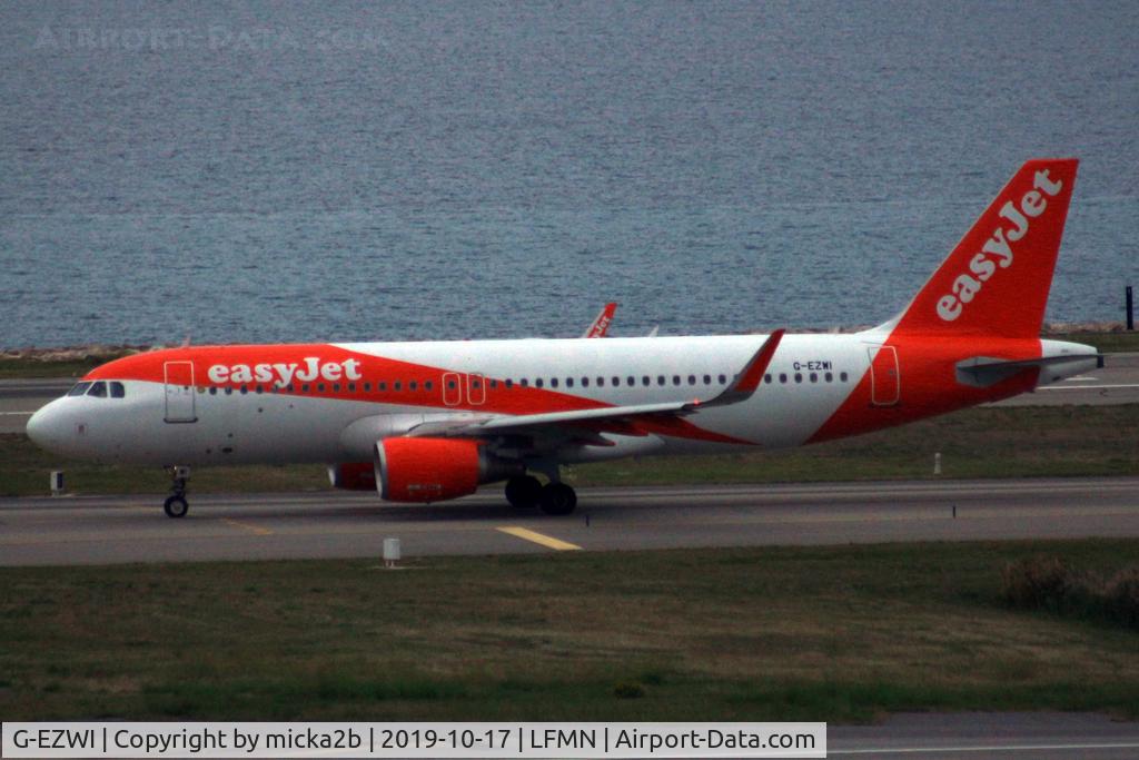 G-EZWI, 2013 Airbus A320-214 C/N 5592, Taxiing