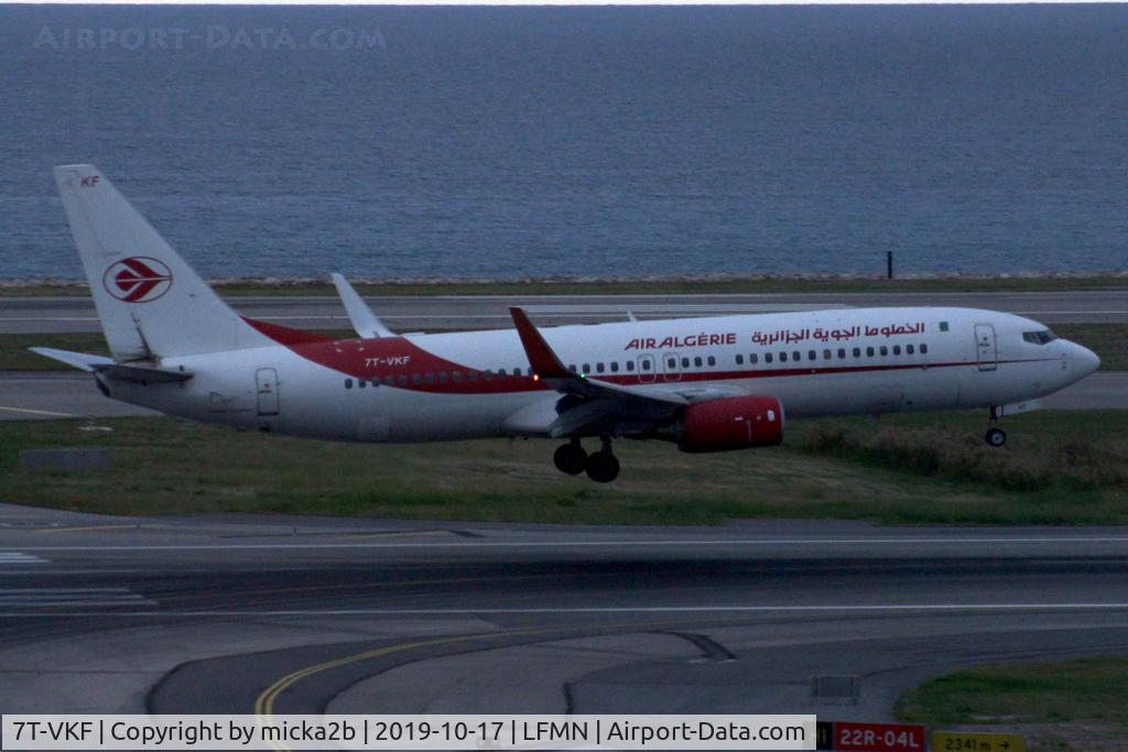 7T-VKF, 2010 Boeing 737-8D6 C/N 40860, Landing