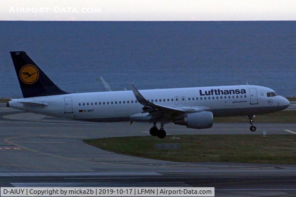D-AIUY, 2016 Airbus A320-214 C/N 7355, Landing