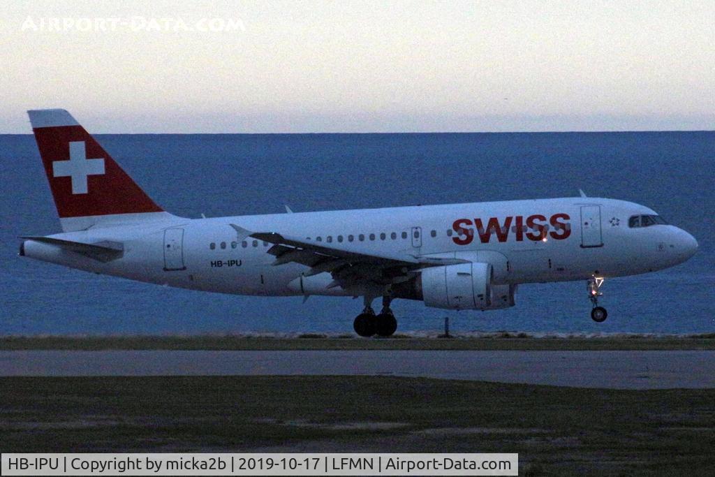 HB-IPU, 1997 Airbus A319-112 C/N 713, Landing. Scrapped in march 2020.