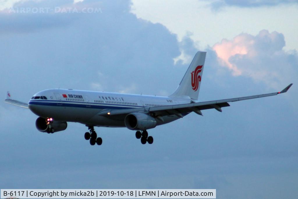 B-6117, 2008 Airbus A330-243 C/N 0903, Landing