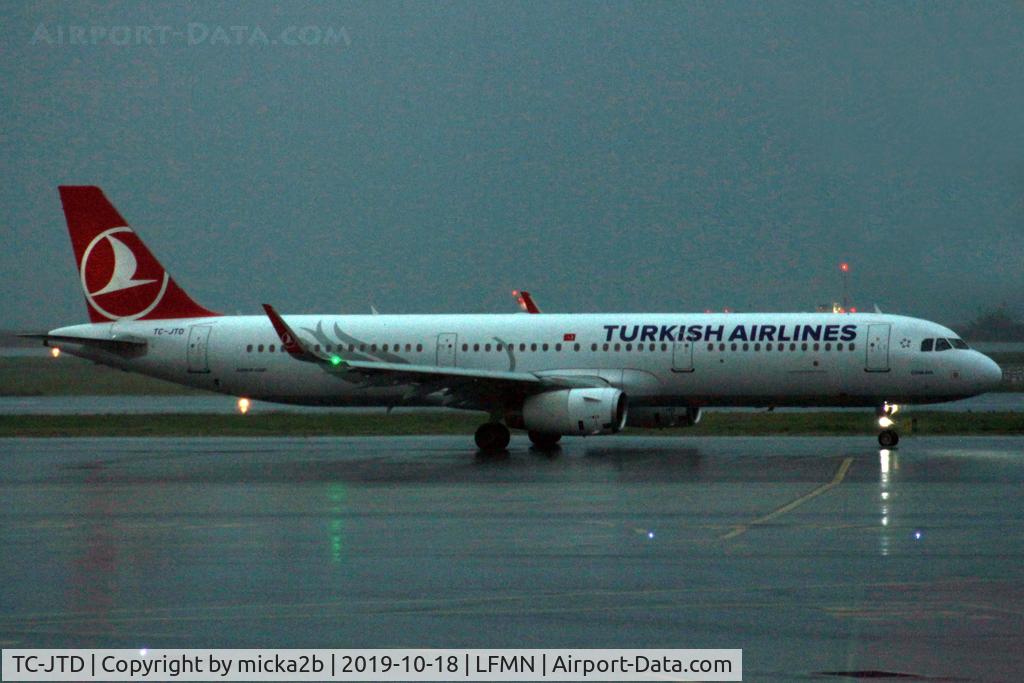 TC-JTD, 2015 Airbus A321-231 C/N 6822, Taxiing