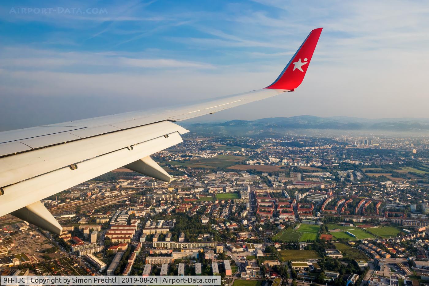 9H-TJC, 2011 Boeing 737-86N C/N 38012, 9H-TJC inflight HER-LNZ