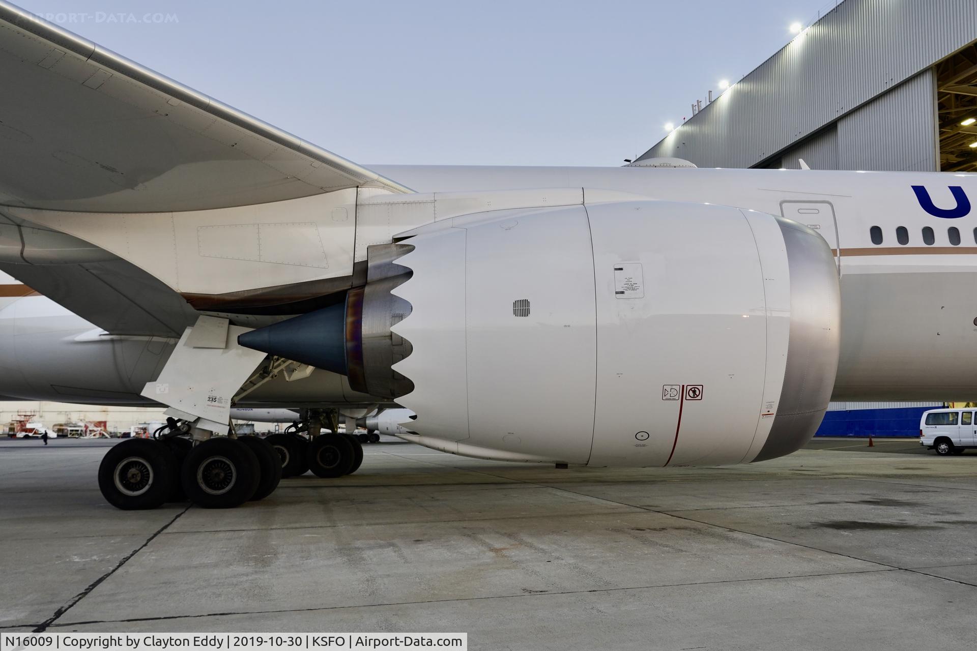 N16009, 2019 Boeing 787-10 Dreamliner Dreamliner C/N 40938, SFO 2019.