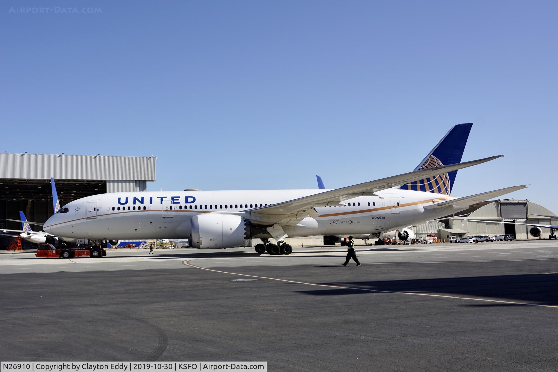 N26910, 2014 Boeing 787-8 Dreamliner C/N 34826, SFO 2019.