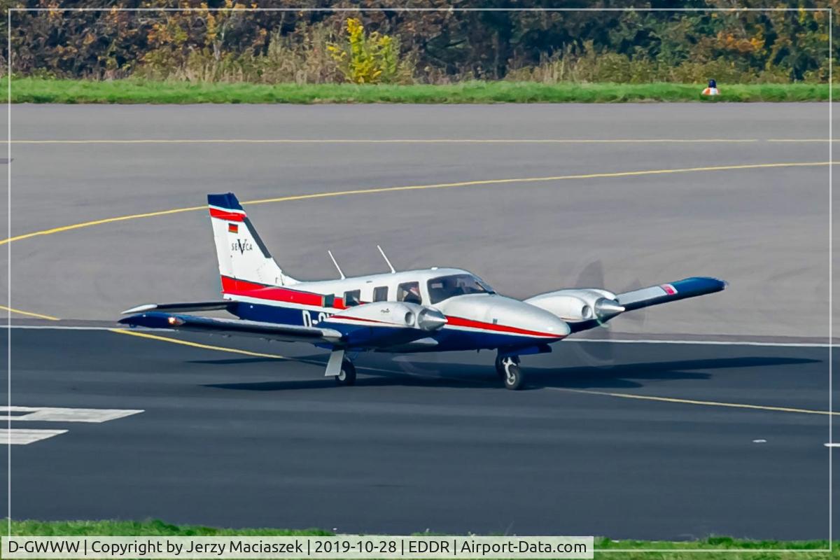 D-GWWW, Piper PA-34-220T Seneca V C/N 3449021, Piper PA-34-220T Seneca V